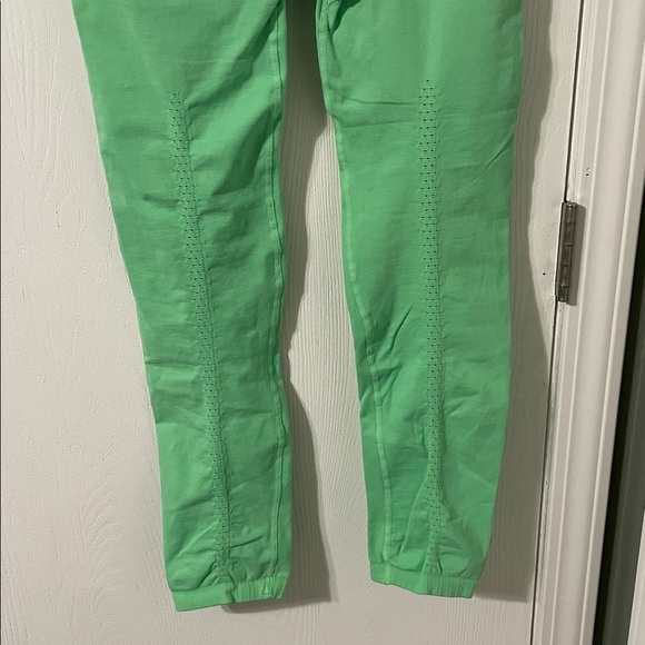 Free People Movement Good Karma Lime Green Leggings Size Medium/Large - Picture 7 of 10